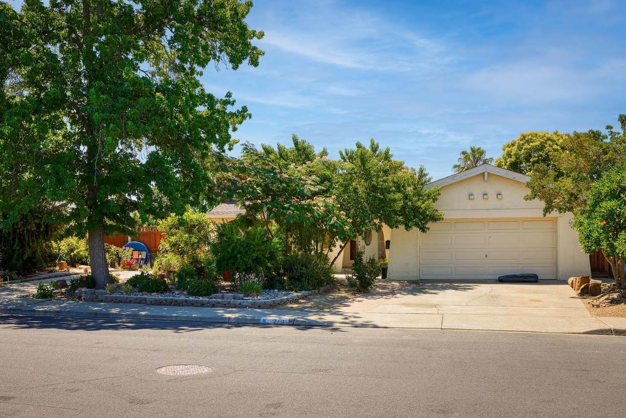 716 Anna Maria St - Photo 1