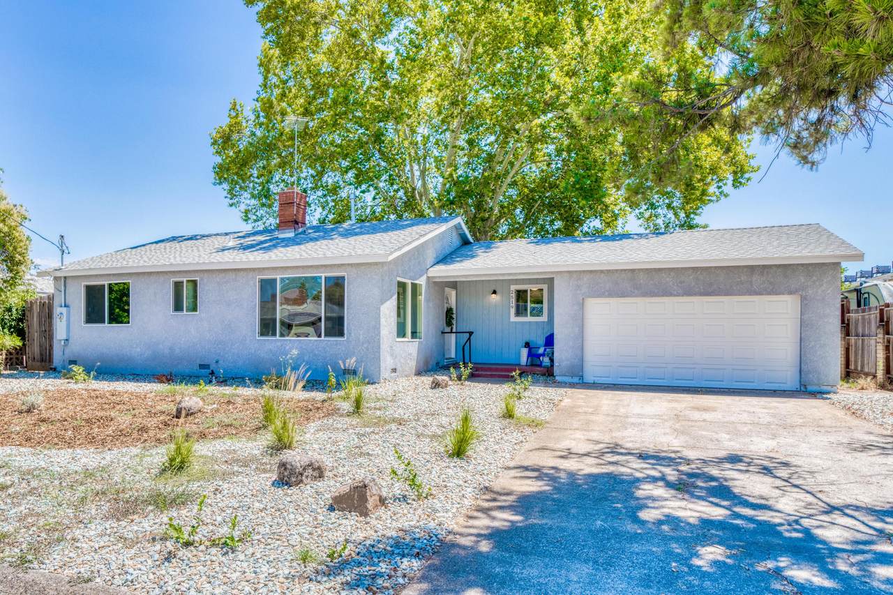 2519 Hawn Ave - Photo 1