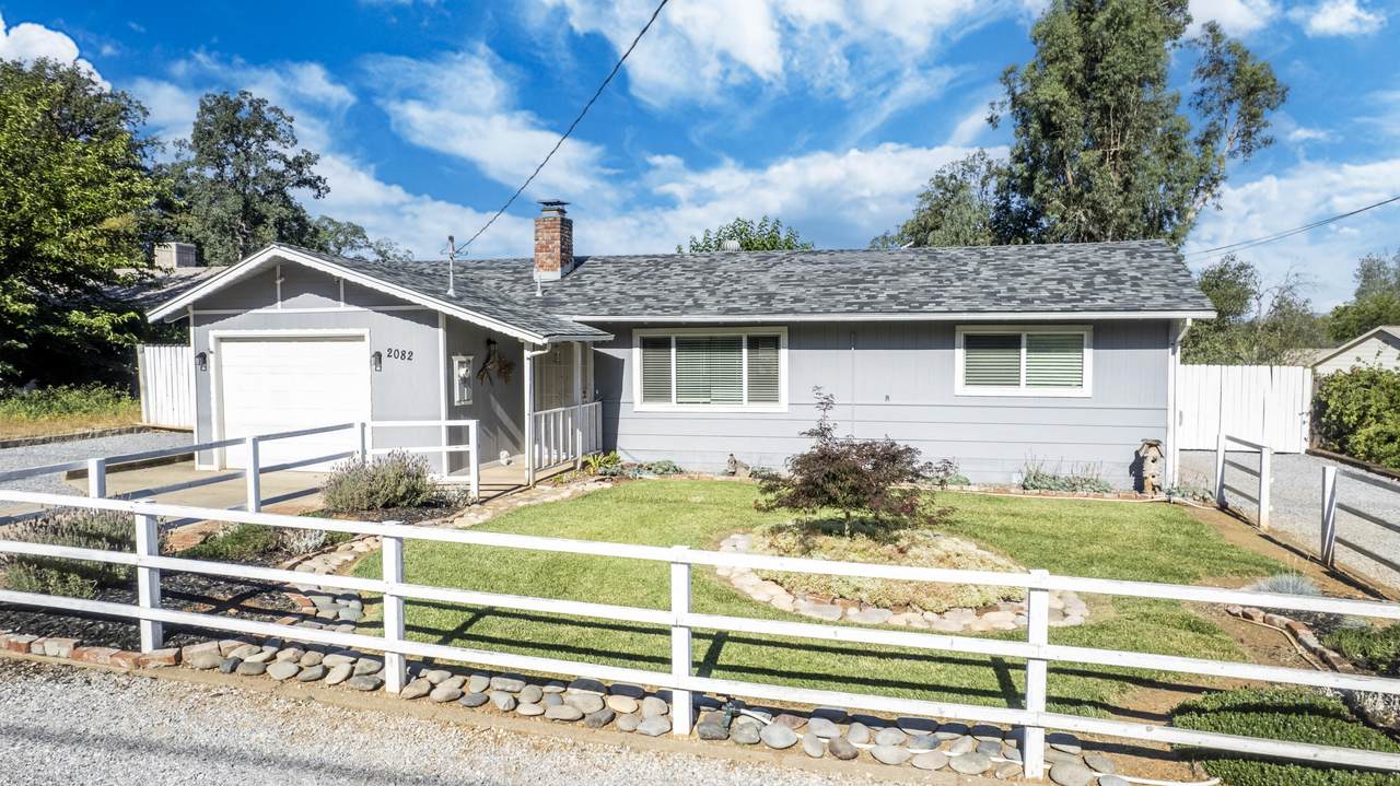 2082 Penn Dr - Photo 1