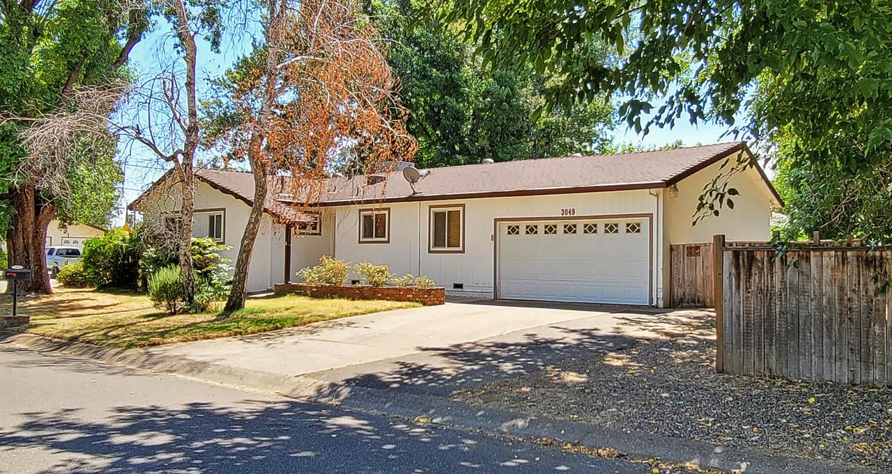 3049 Lakewood Dr - Photo 1