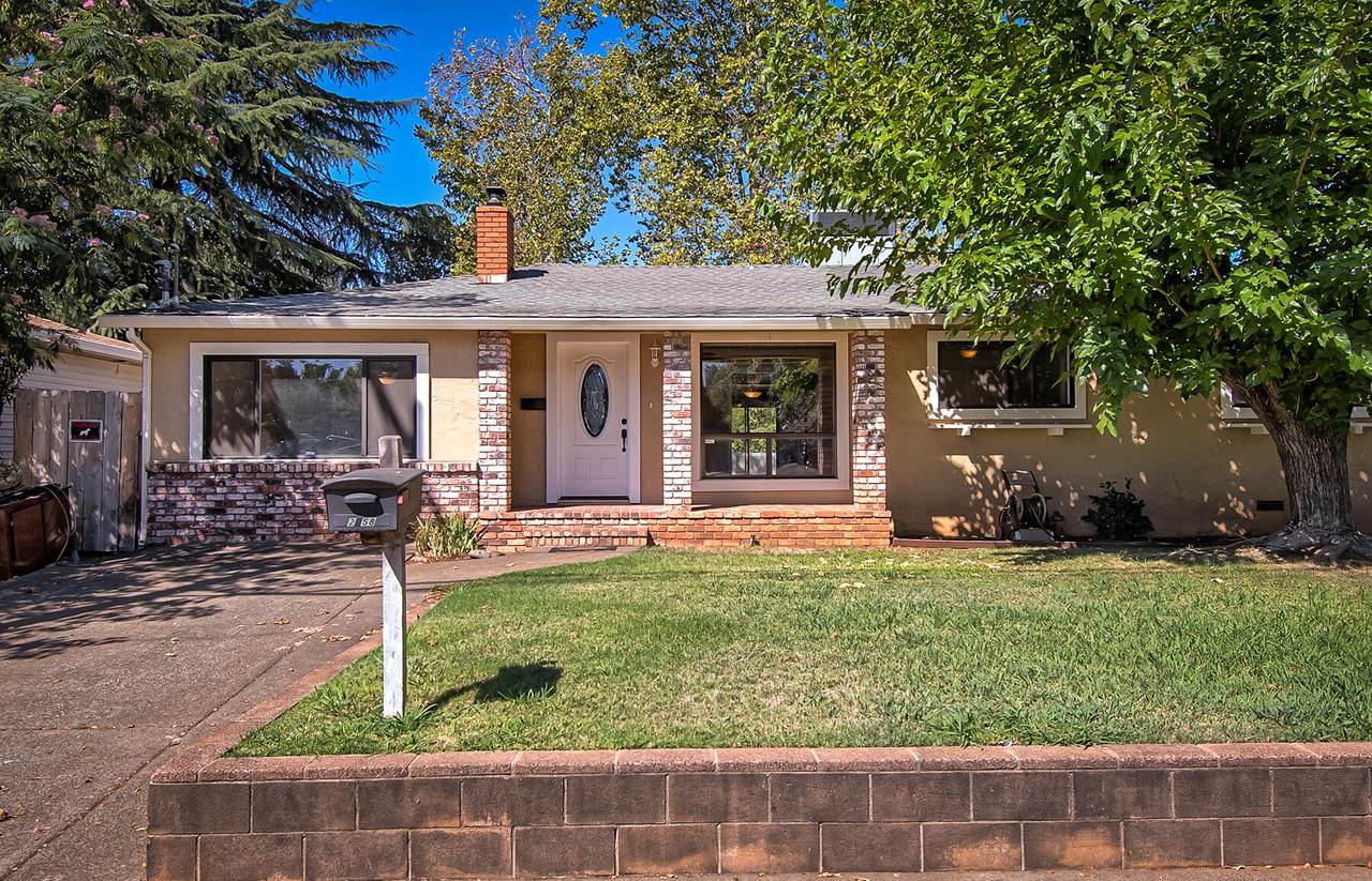 2758 Yana Ave - Photo 1
