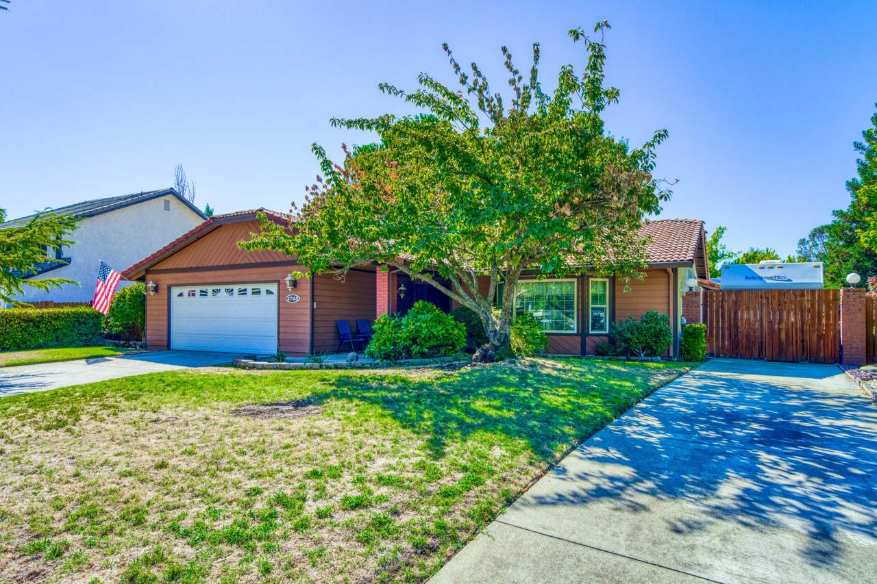 2745 Amethyst Way - Photo 1