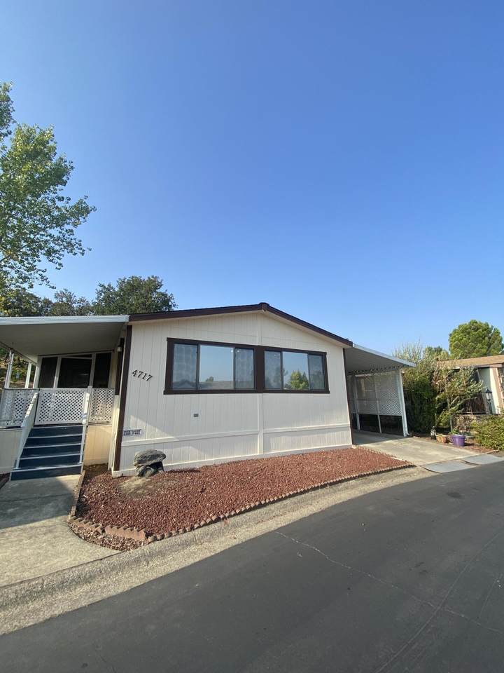 4717 Hardwood Blvd - Photo 1