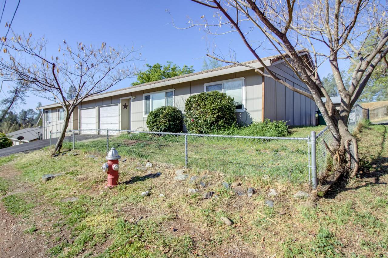 2104 Rosamond Ave - Photo 1