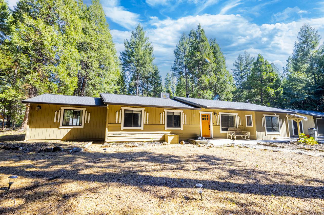 8221 Amberwoods Pl - Photo 1