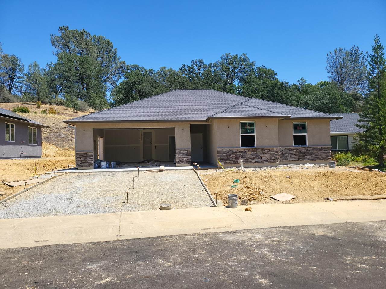 665 Valleybrook Dr - Photo 1