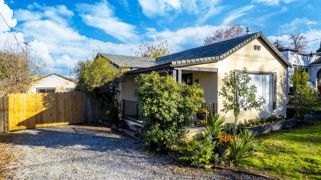 1135 Olive Ave - Photo 1
