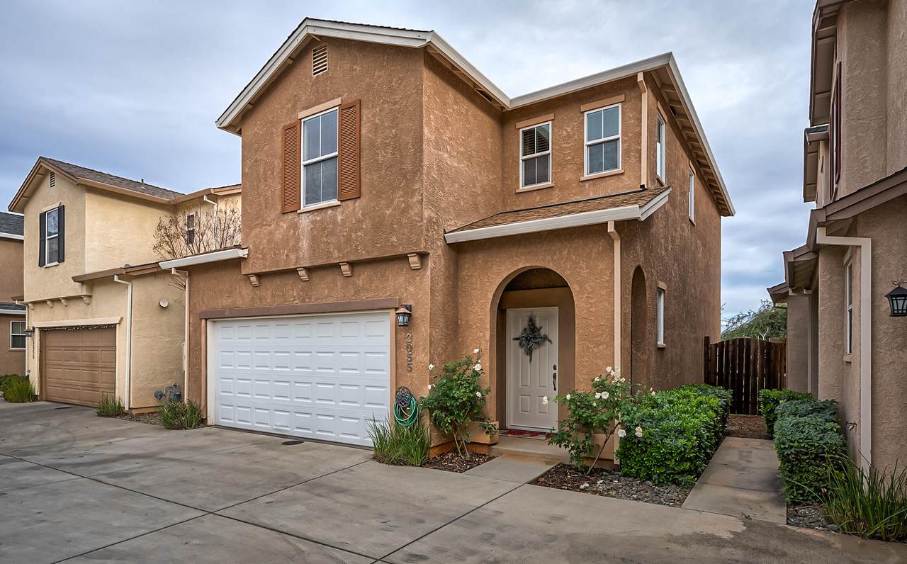 2055 Vienna Way - Photo 1