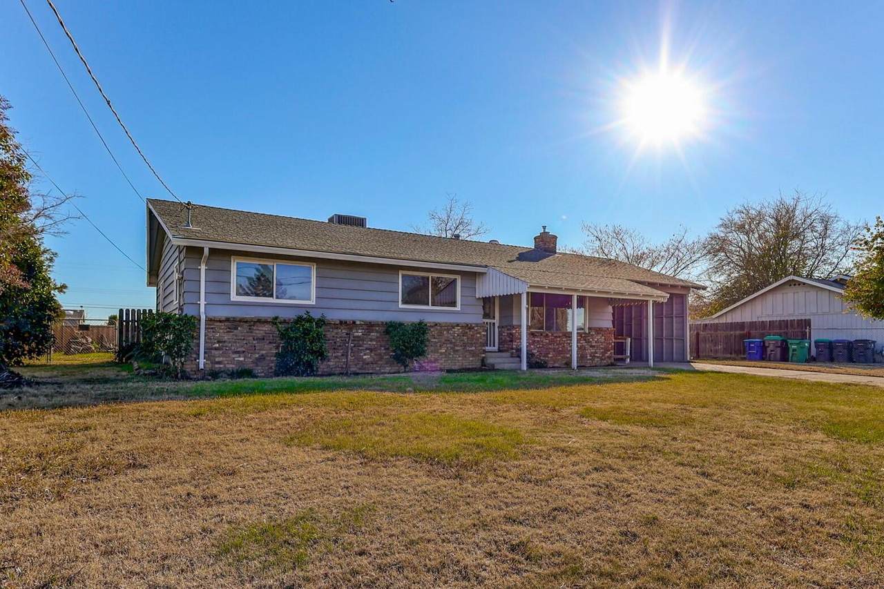22023 Fern Ave - Photo 1