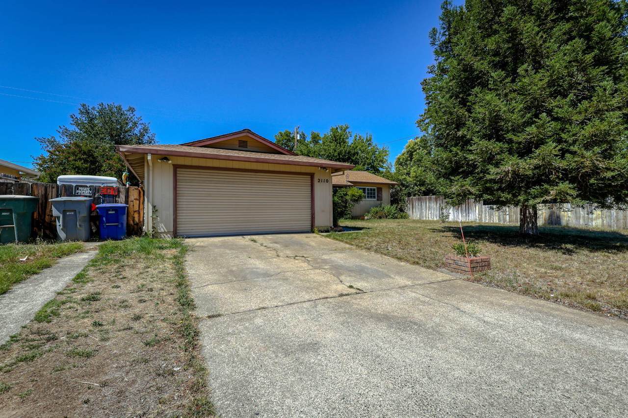 2110 Meadowbrook Dr - Photo 1