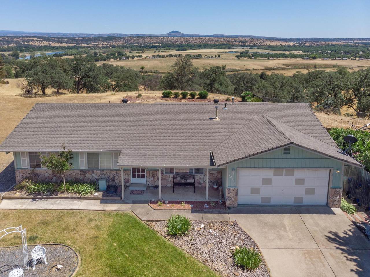 22551 River View Dr - Photo 1