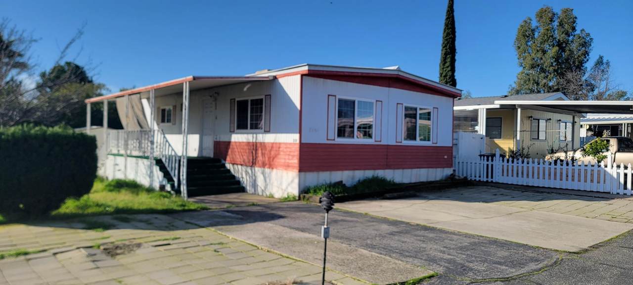 2873 Arcade Way - Photo 1