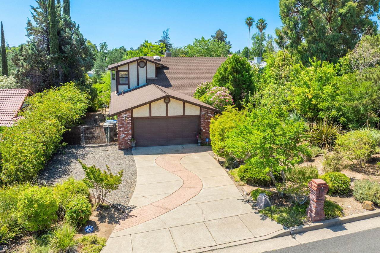 2173 Oak Ridge Drive - Photo 1