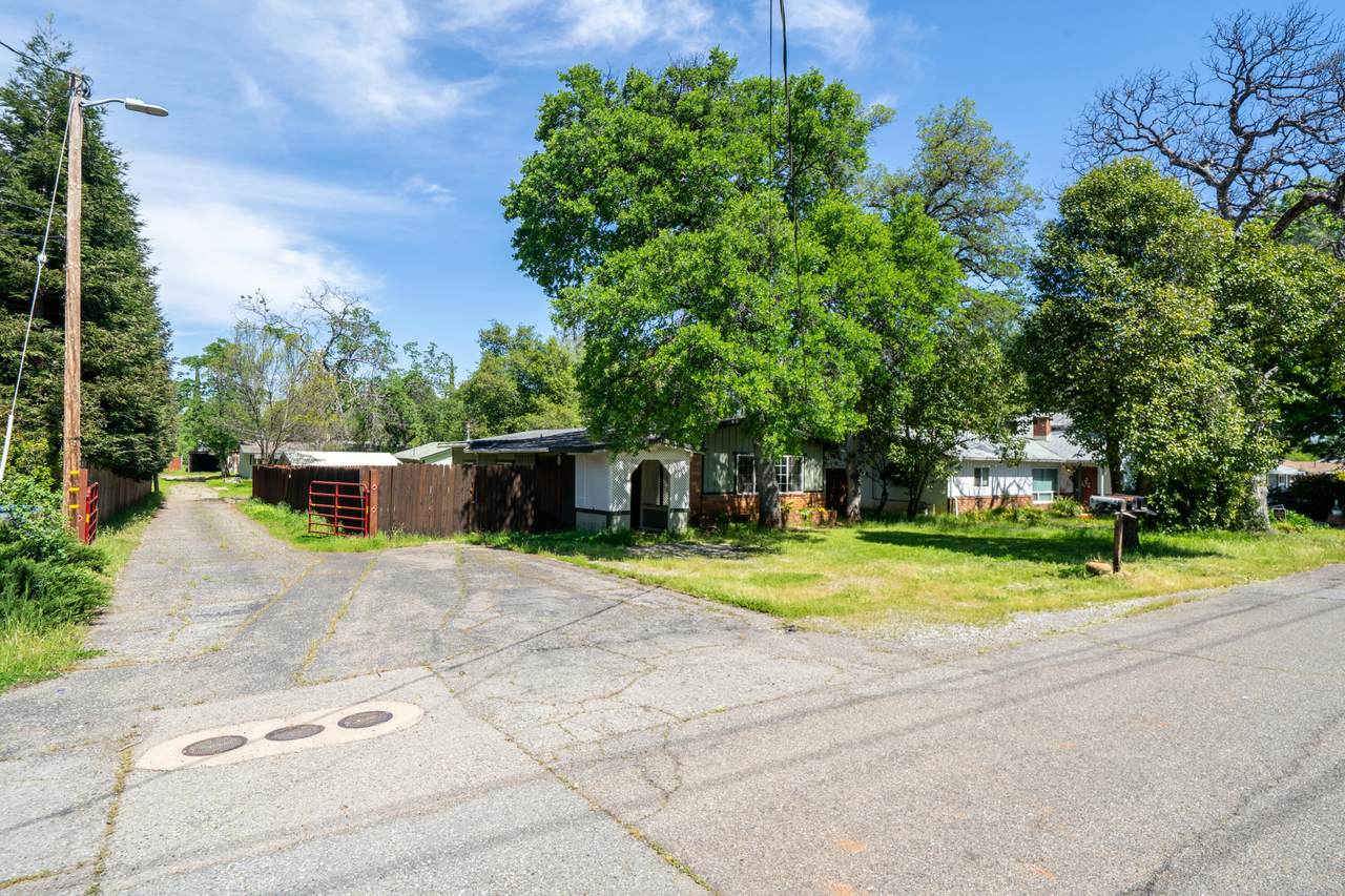 1440 Oakdale Lane - Photo 1