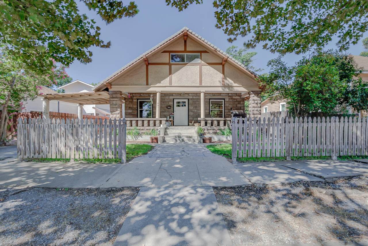 421 Lincoln Street - Photo 1