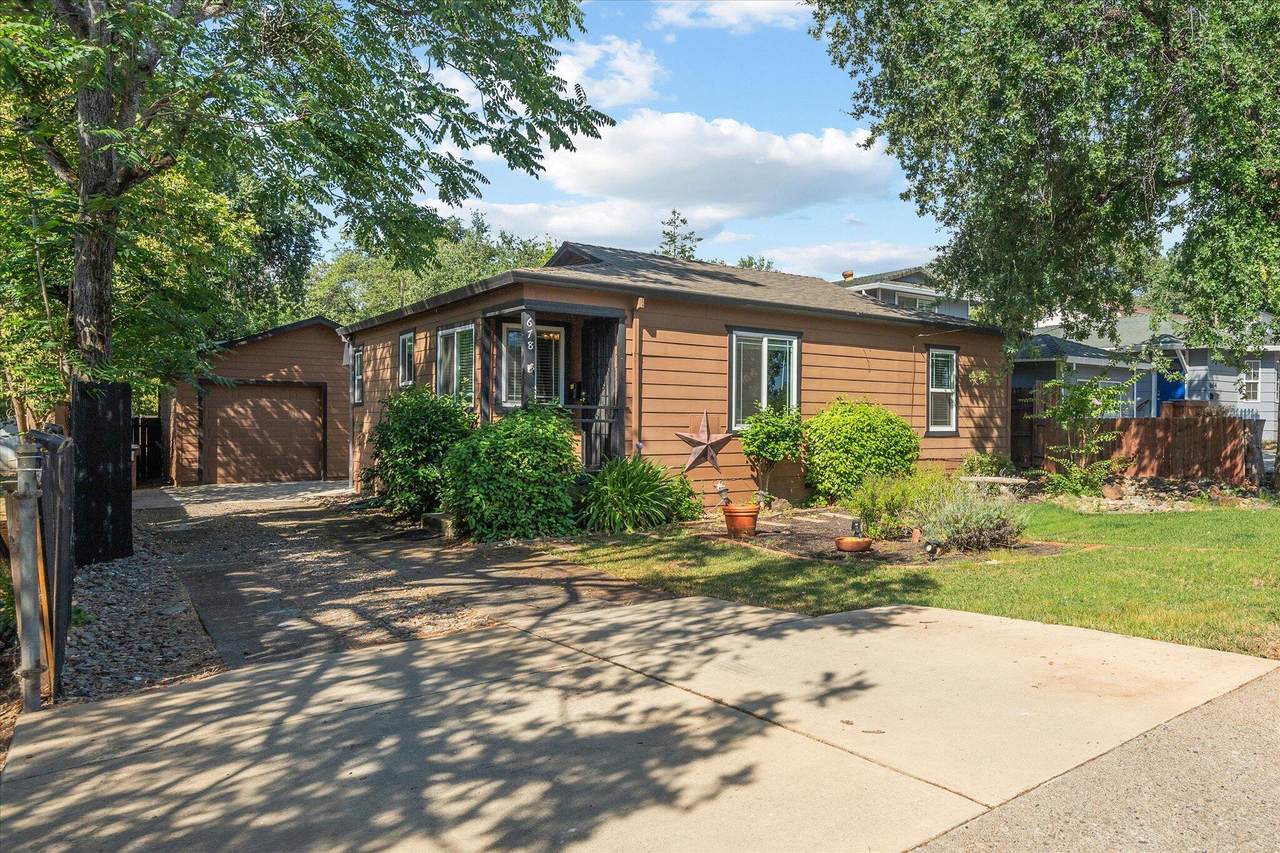 678 West Street - Photo 1