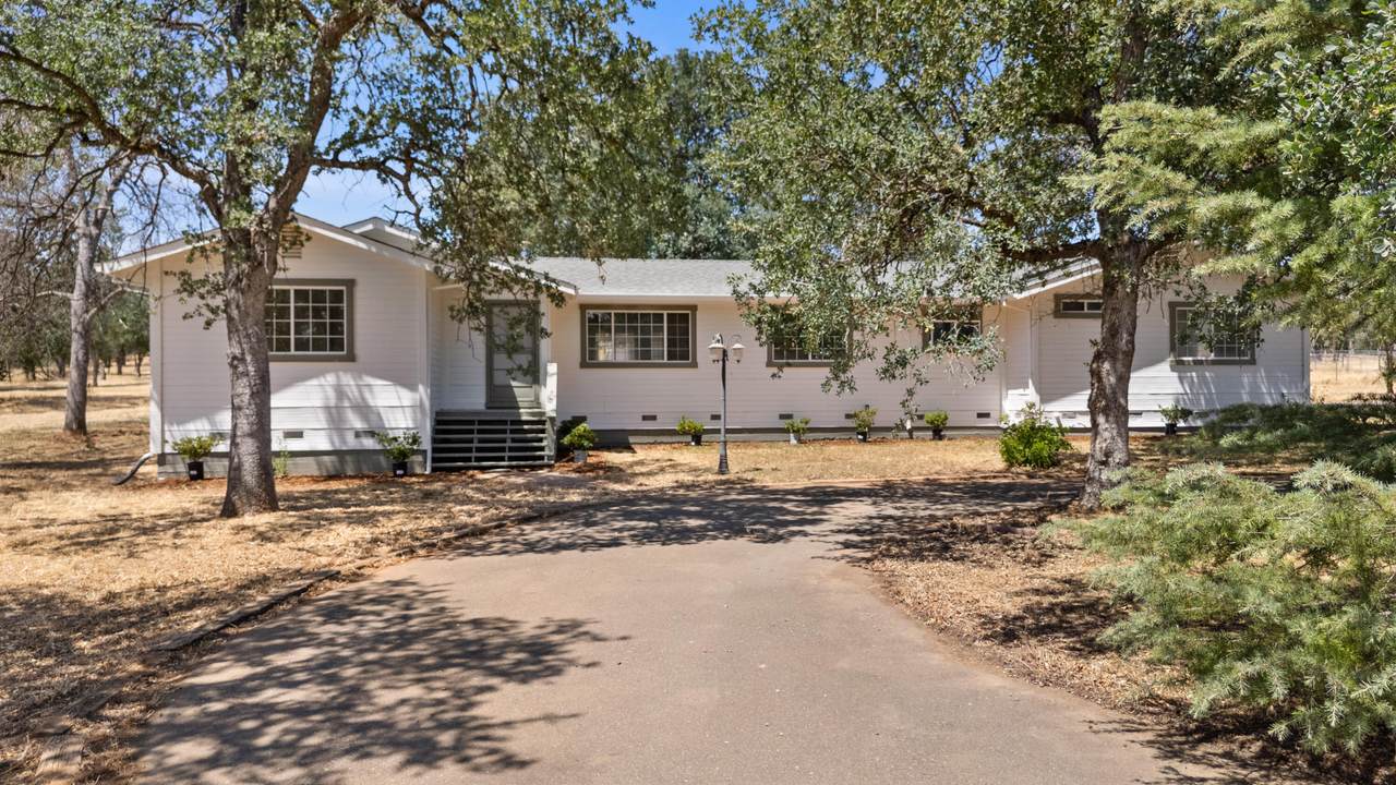 3820 Oak Lane - Photo 1