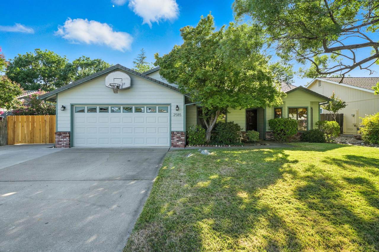 2585 Meadowview Drive - Photo 1