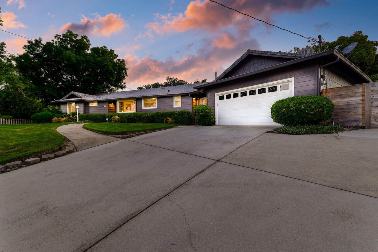 2180 Oak Ridge Drive - Photo 1