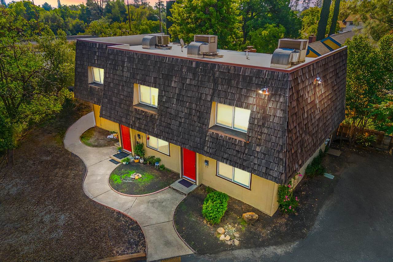 2429 Court Street - Photo 1