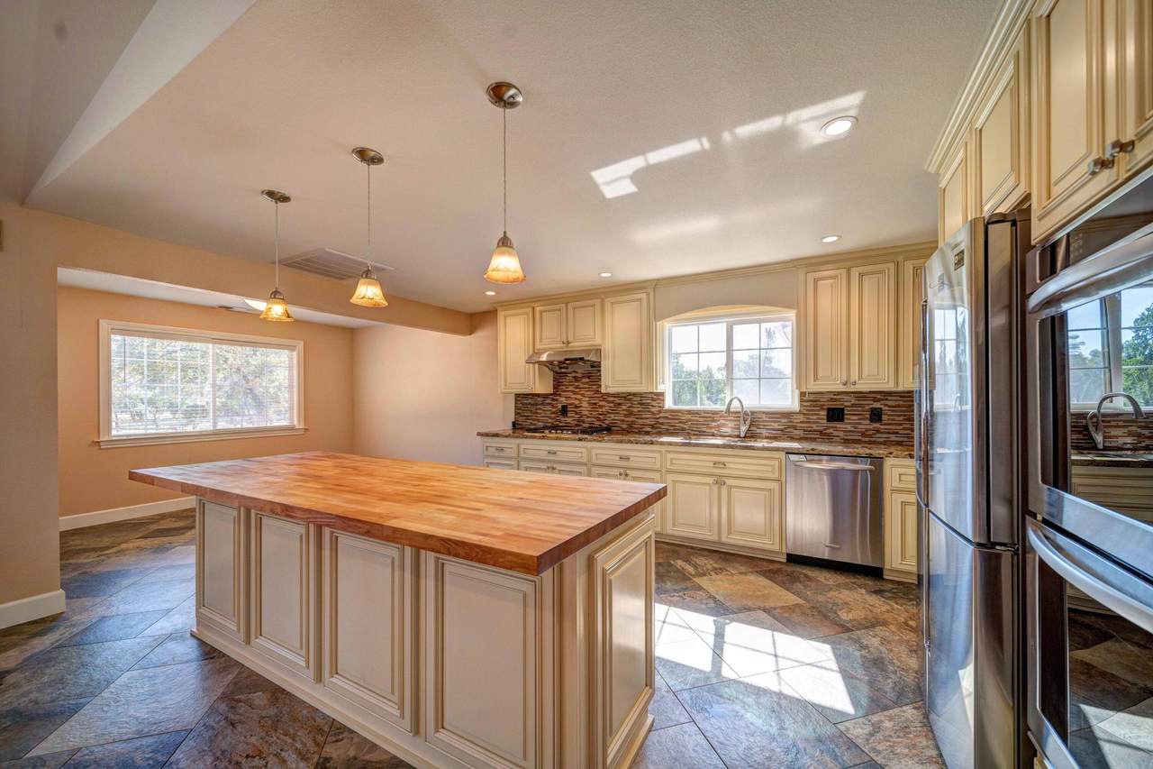 17041 Hawthorne Avenue - Photo 1