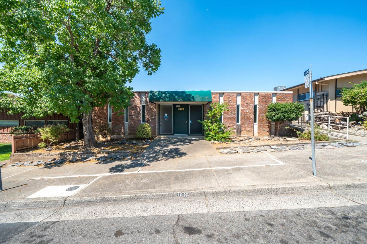 1616 West Street - Photo 1
