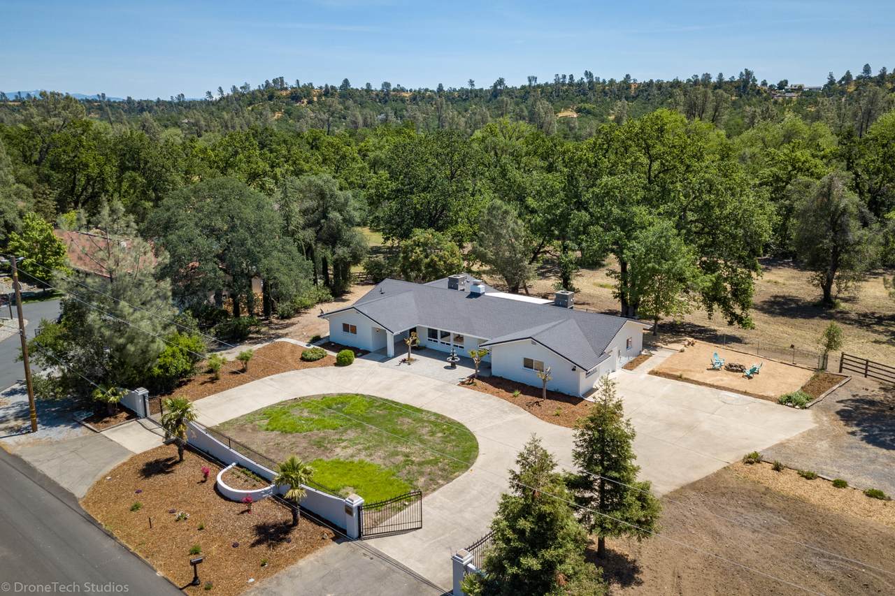 22425 Whipple Tree Lane - Photo 1