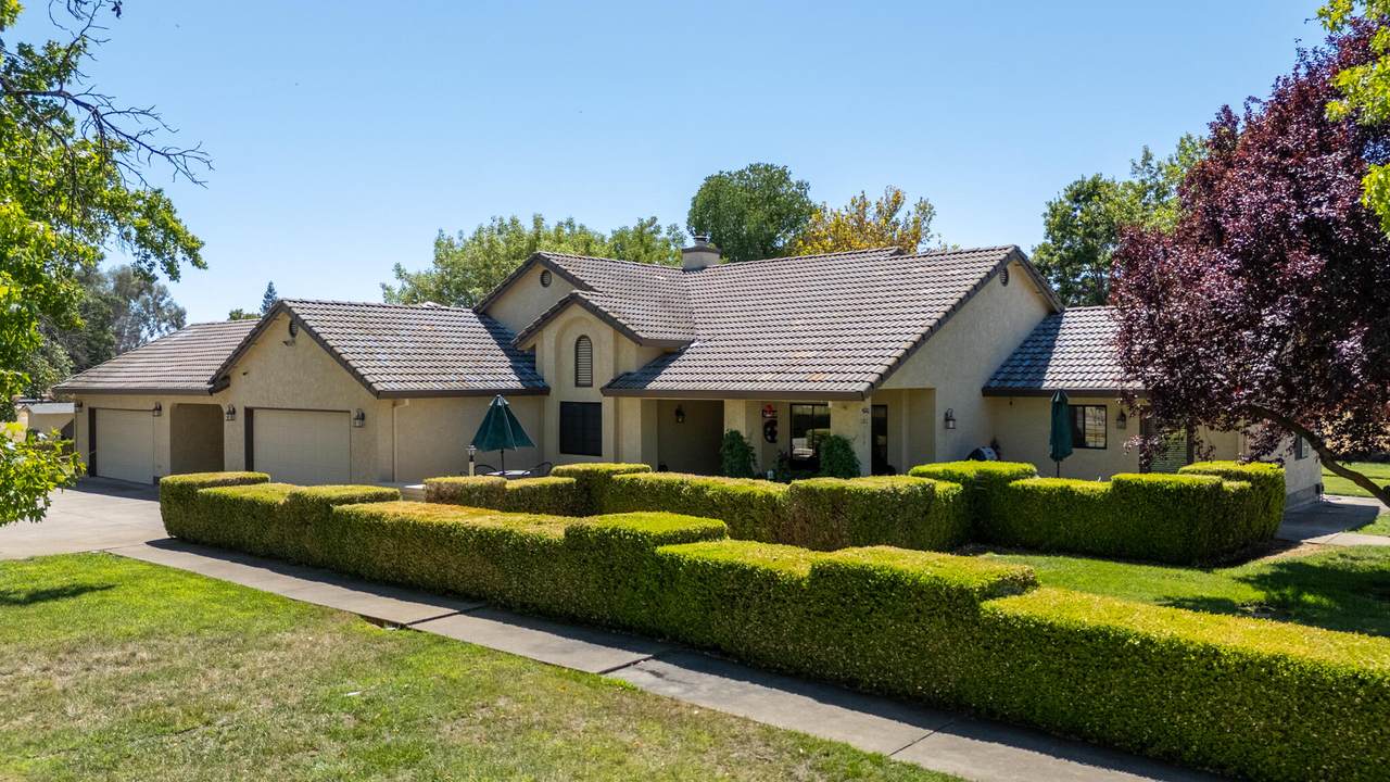 2581 Majestic Oak Circle - Photo 1