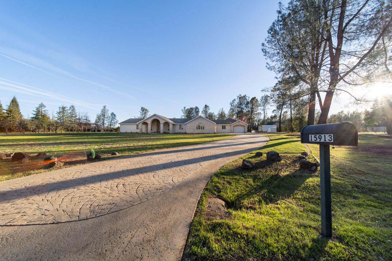 15913 Butterfield Lane - Photo 1