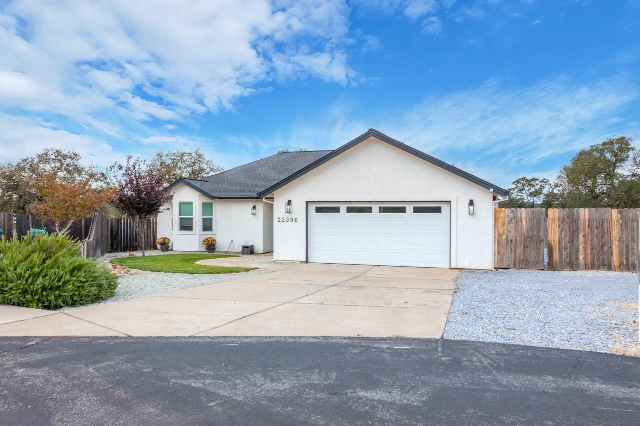 22396 Plumas Place - Photo 1