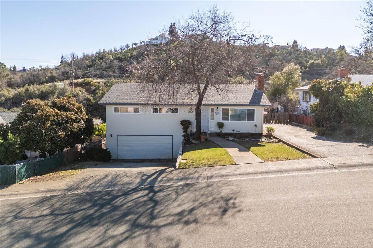 3315 Sunset Drive - Photo 1