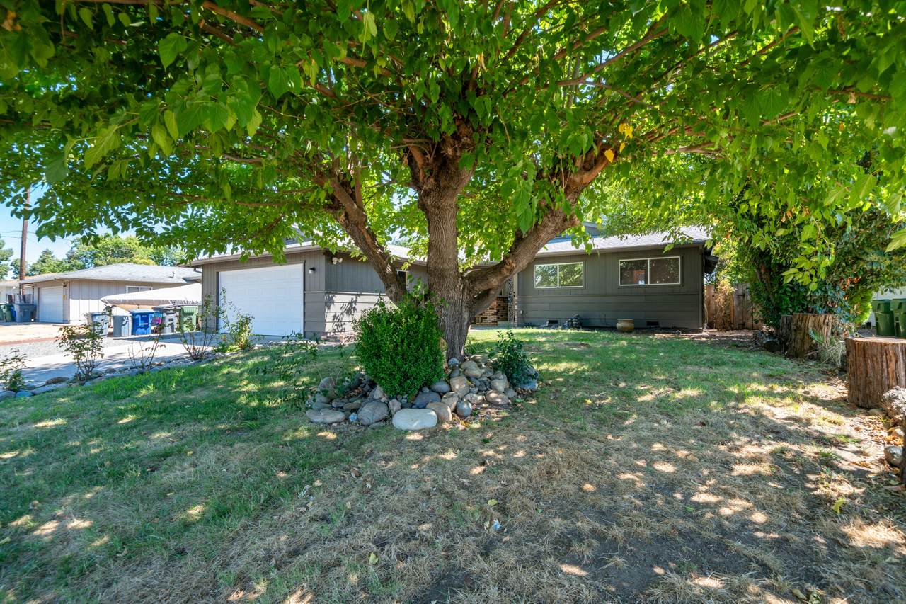 6685 Southgate Drive - Photo 1