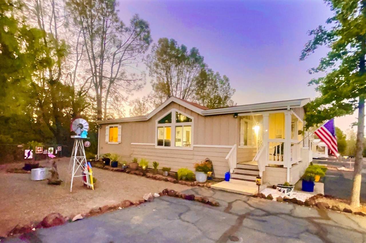 821 Saint Marks Street - Photo 1