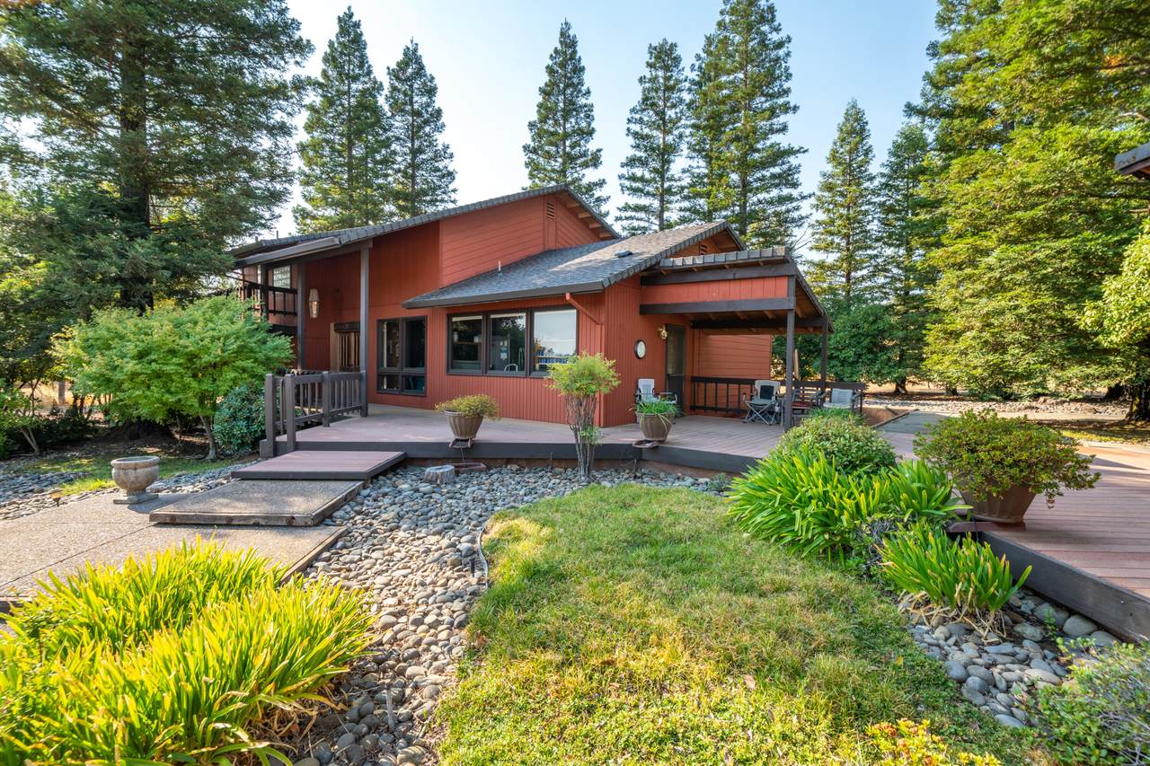 21797 Sunnyoaks Drive - Photo 1