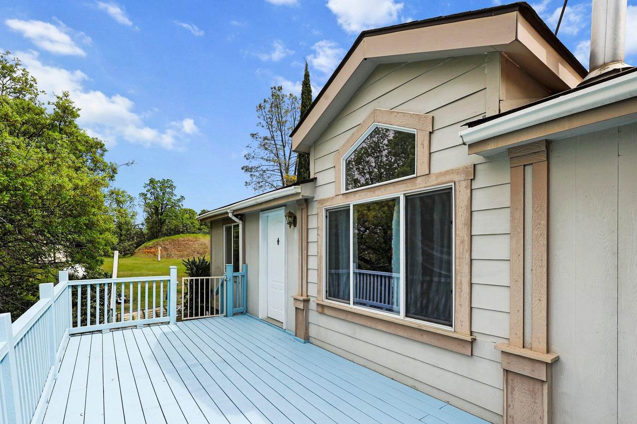 17235 View Drive - Photo 1