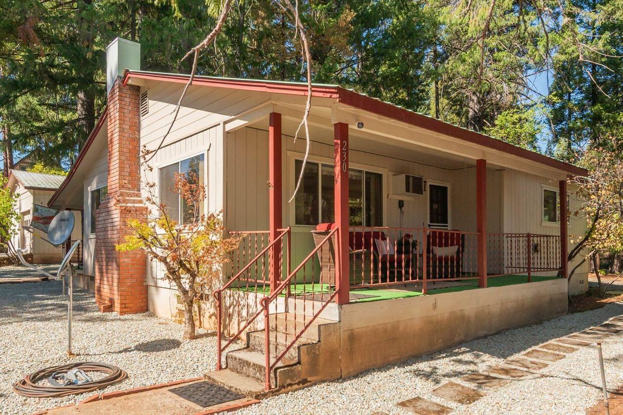 220 & 230 Lakeview Drive - Photo 1