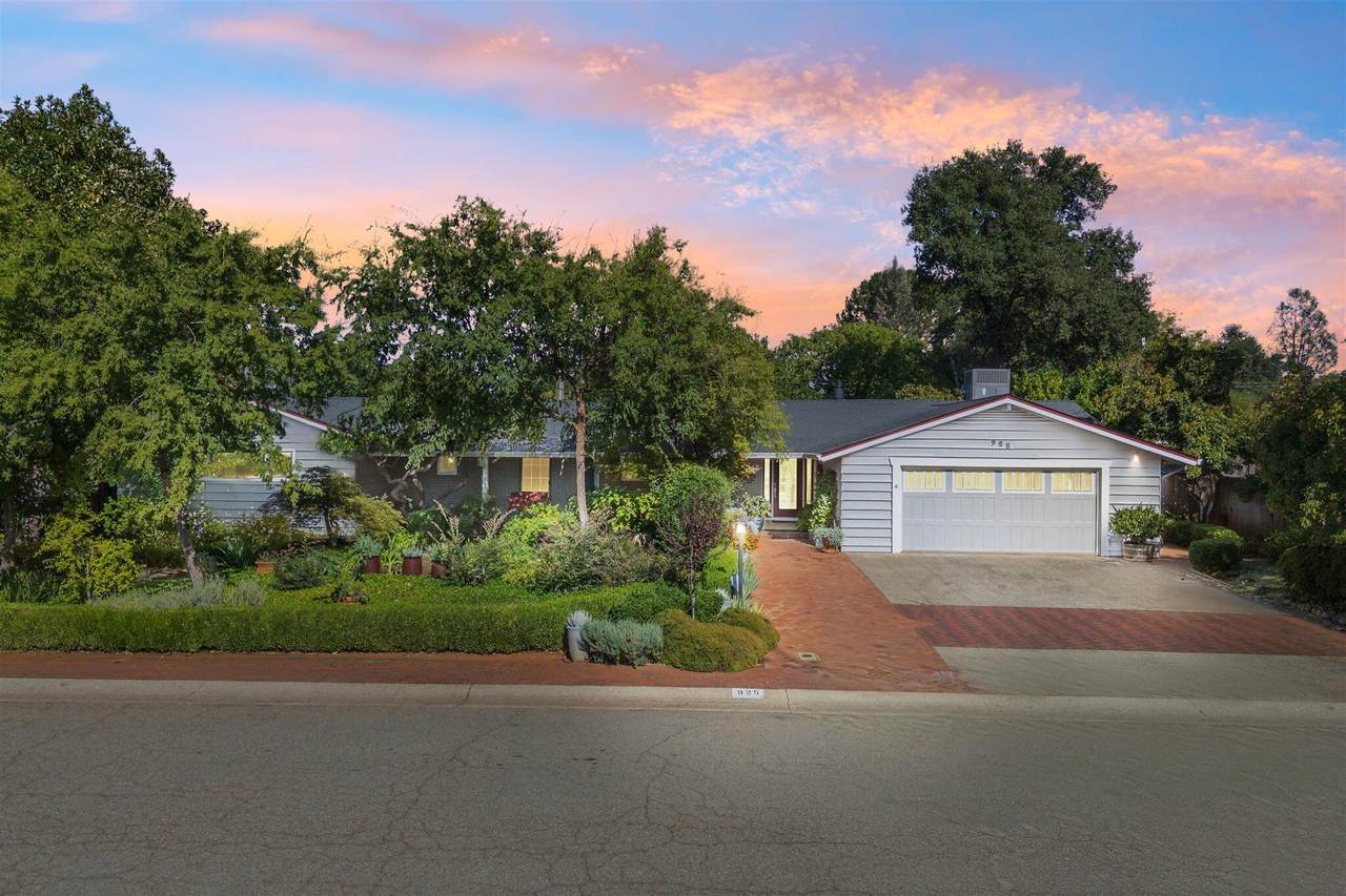 925 Hallmark Drive - Photo 1