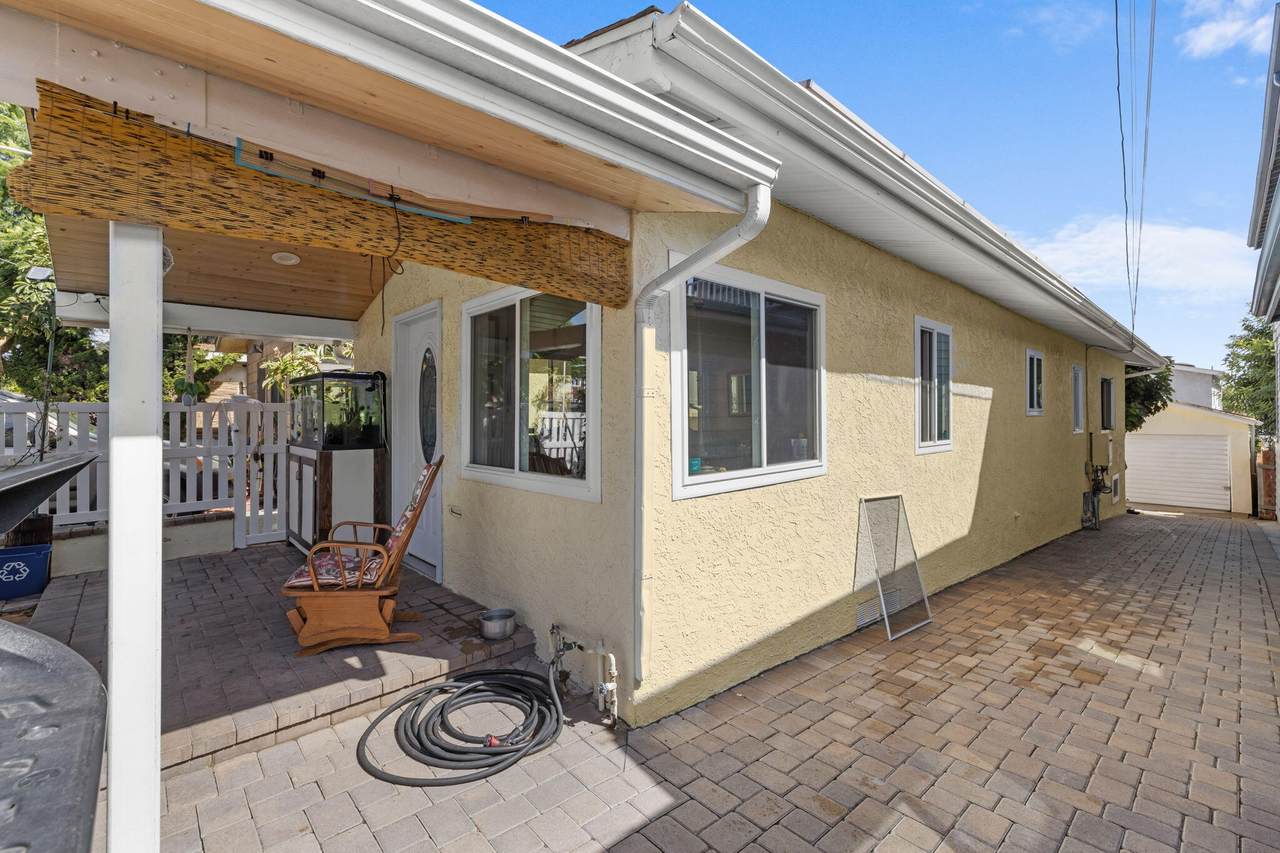 2712 Carolina Street - Photo 1