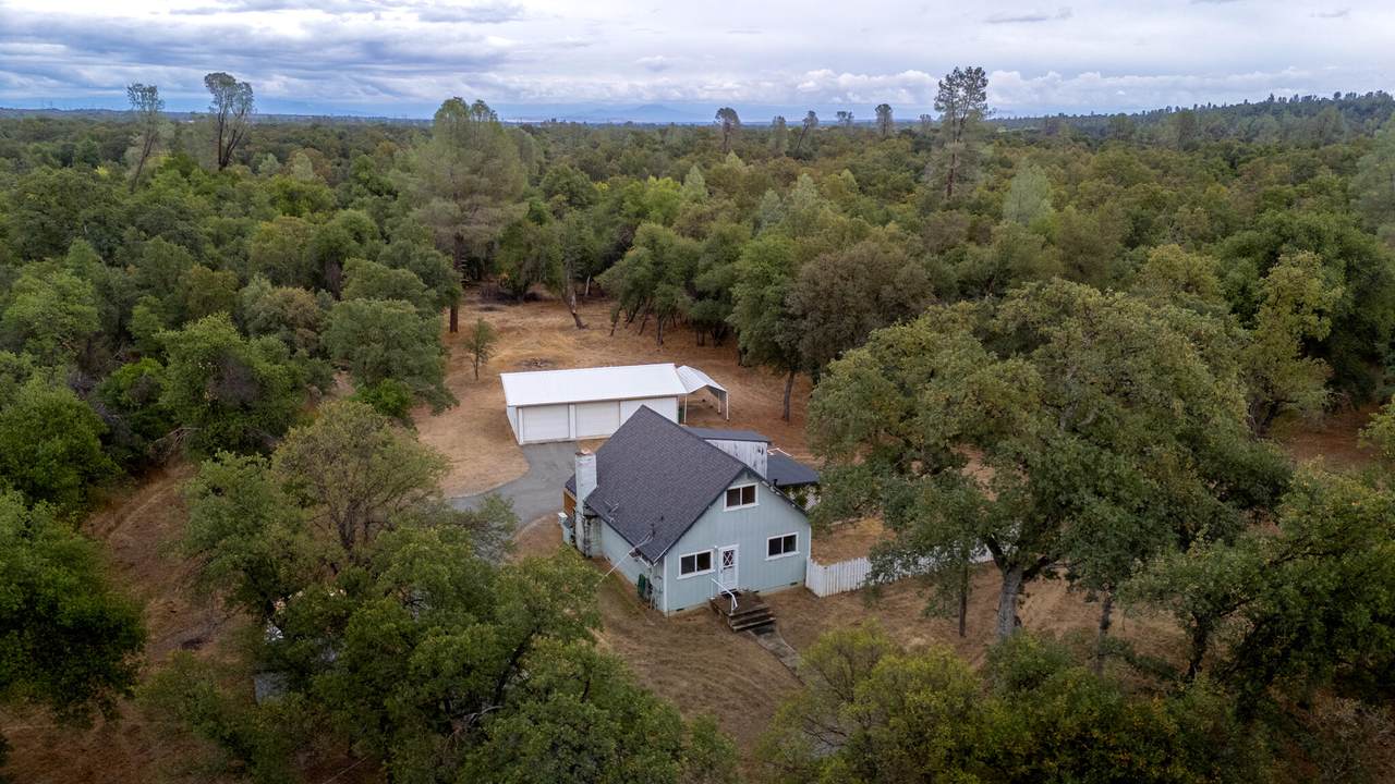 3390 Carriage Lane - Photo 1