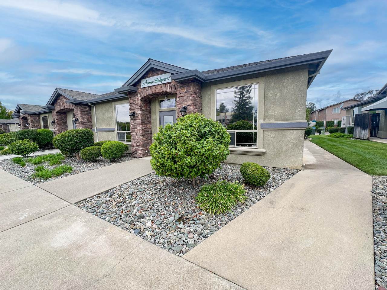 2608 Victor Avenue - Photo 1