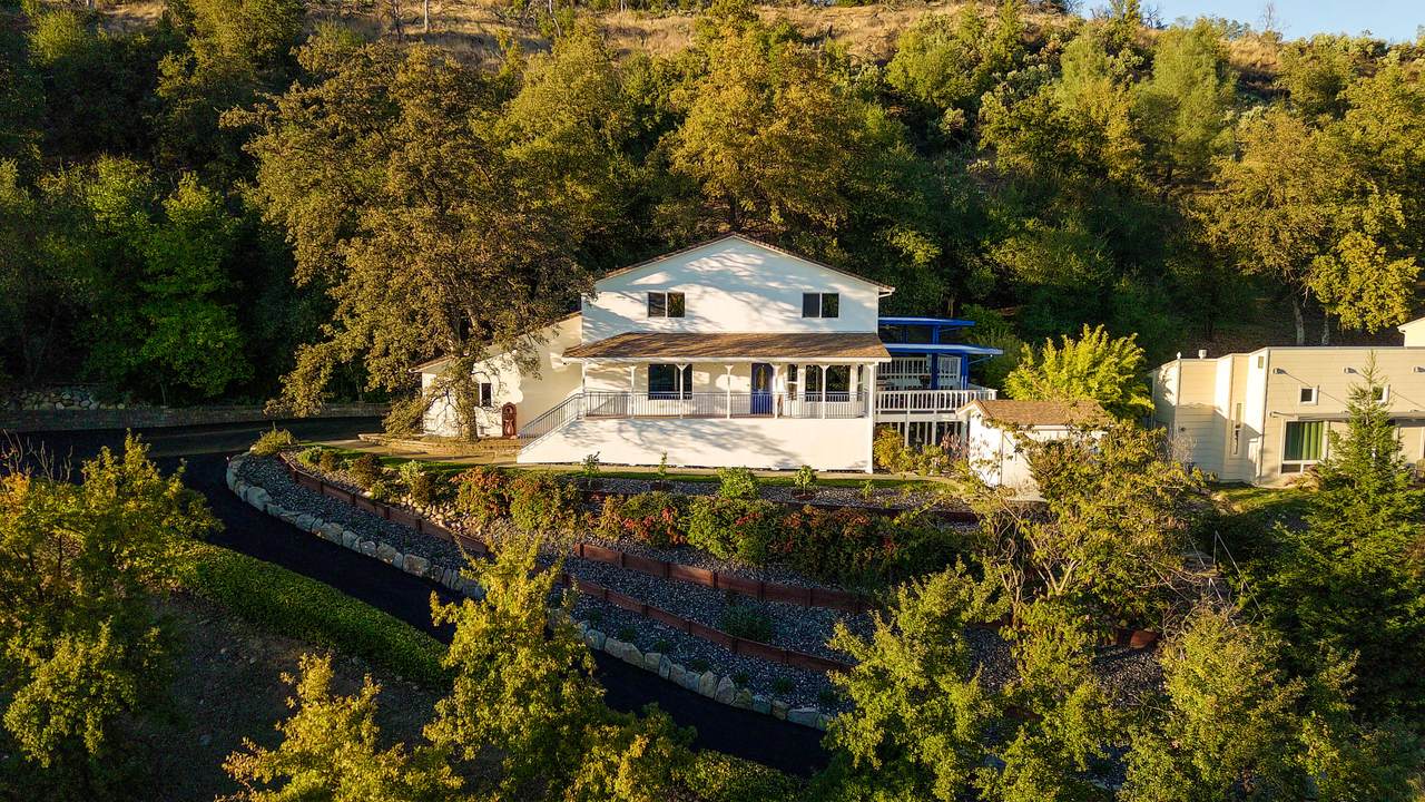 2520 Snow Lane - Photo 1