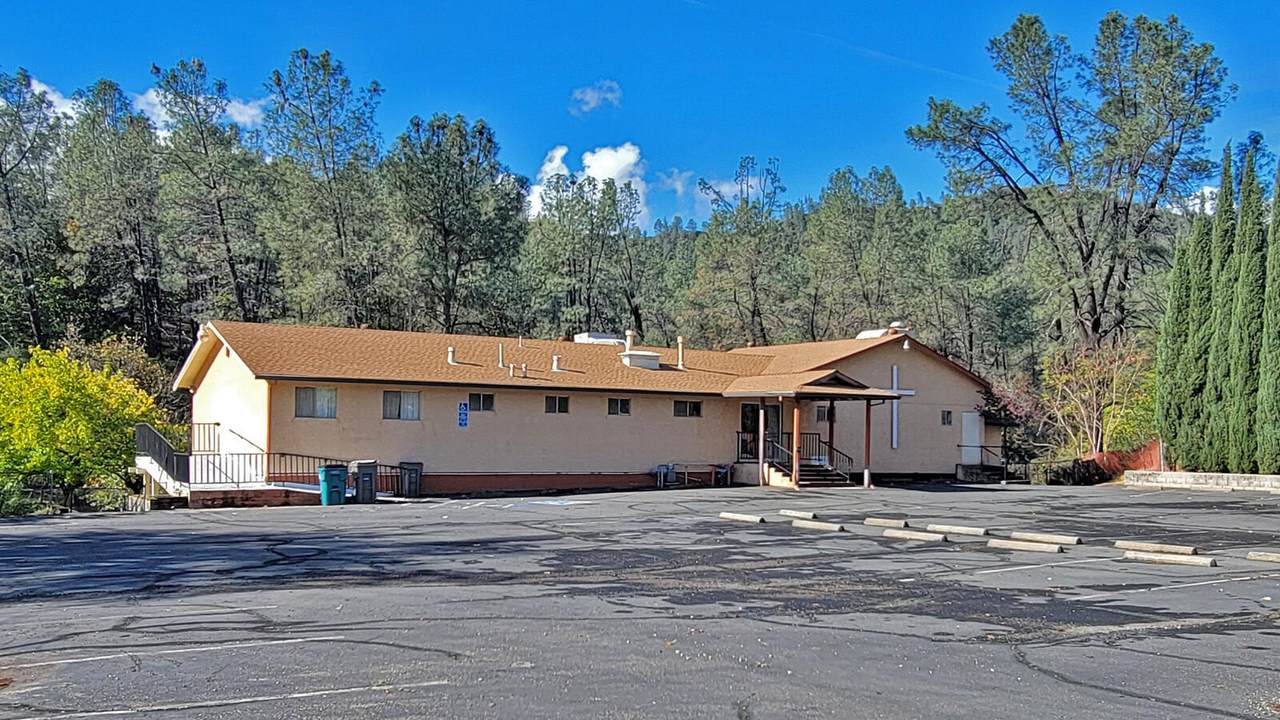 13834 Lake Boulevard - Photo 1