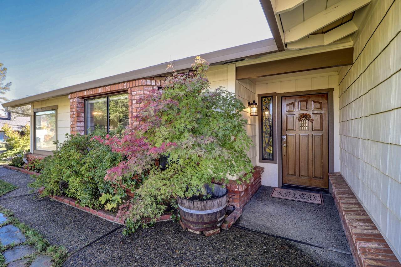 5589 Trish Court - Photo 1