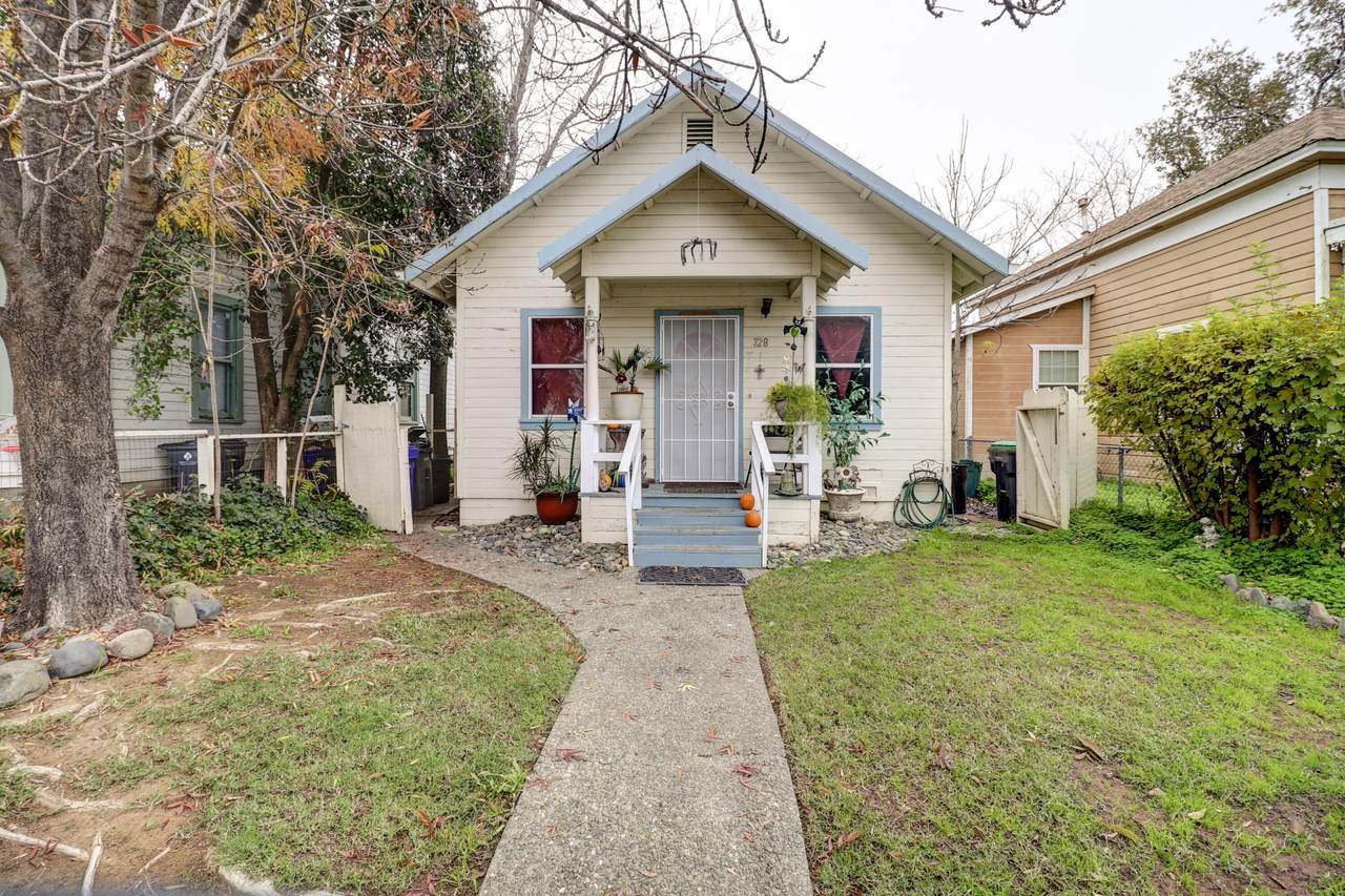 728 Lincoln Street - Photo 1
