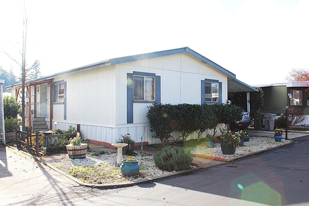 2093 Victor Avenue - Photo 1