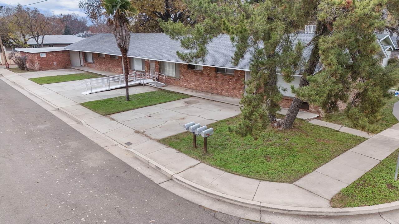 3200 Franklin Street - Photo 1