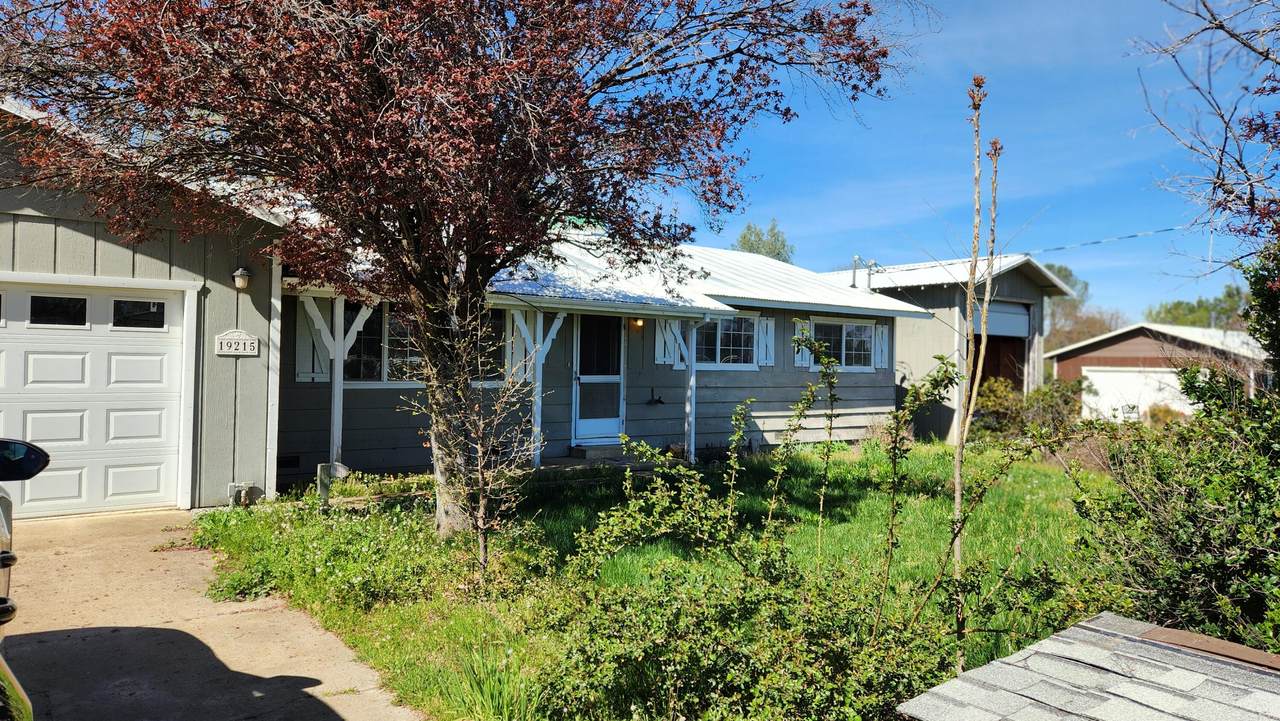 19215 Hooker Creek Road - Photo 1