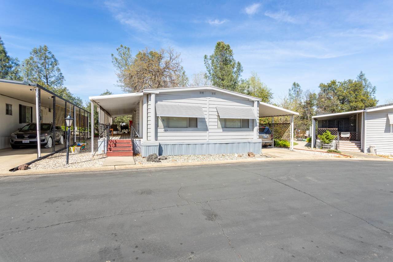 465 Silkwood Drive - Photo 1
