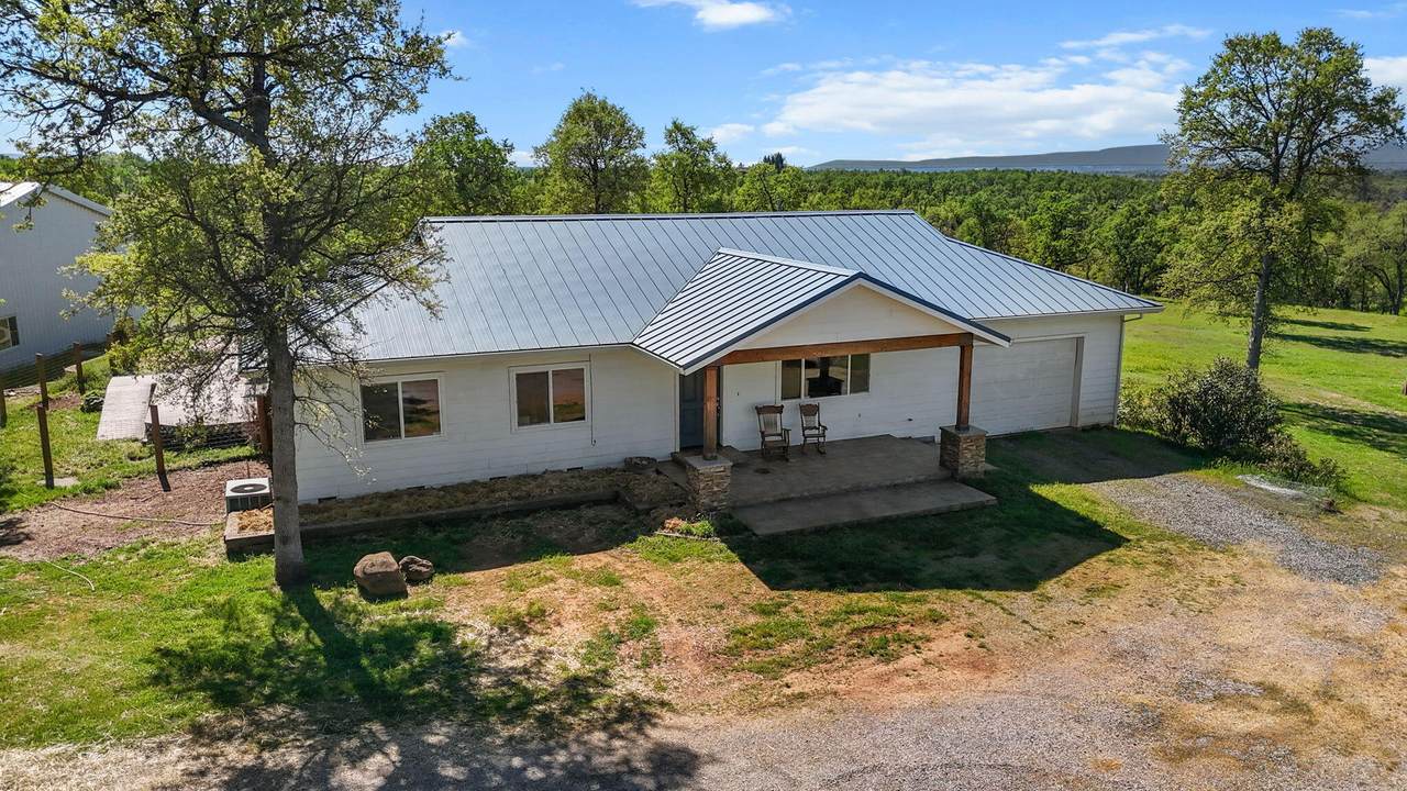 22989 Antler Road - Photo 1