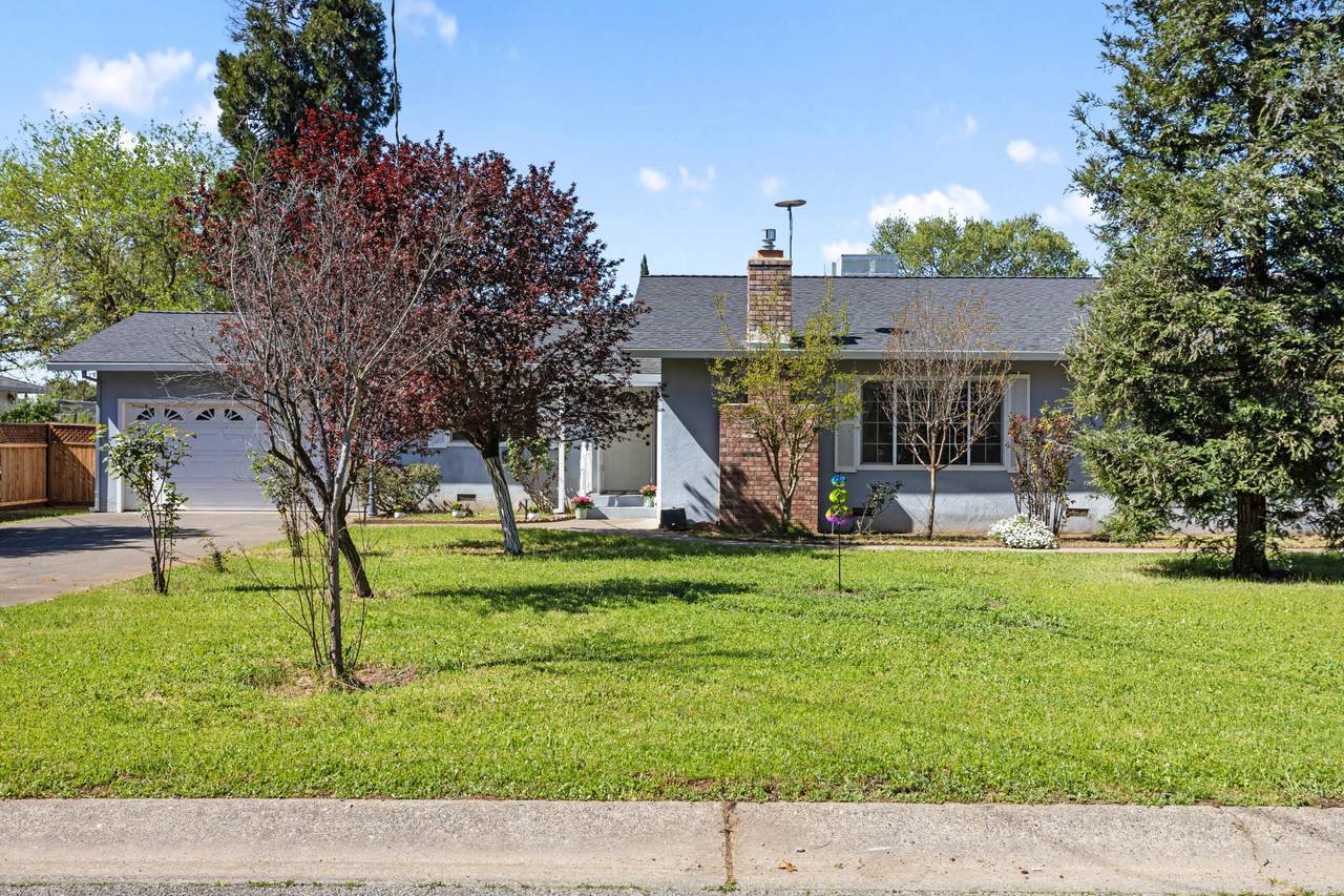 5142 Huntington Drive - Photo 1